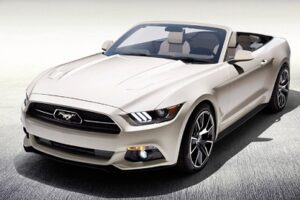 Ford เตรียมเปิดตัวรถรุ่นพิเศษคันเดียวในโลก "2015 Mustang 50 Years Convertible"