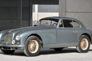 RM Auctions เปิดประมูลรถเก่าอย่าง "1953 Aston Martin DB2 Vantage Coupe"
