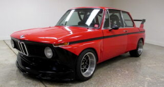 BMW 2002 ปรับปรุงใหม่พร้อมเครื่องยนต์ของ "M3 E30" ขายผ่าน eBay