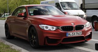 BMW M4 Convertible มาพร้อมโทนใหม่ 2 แบบ "Frozen Red และ Yas Marina Blue"