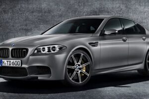 BMW เปิดตัวรถแบบ M5 "30 Jahre M5" รุ่นพิเศษผลิตแค่ 300 คันทั่วโลก