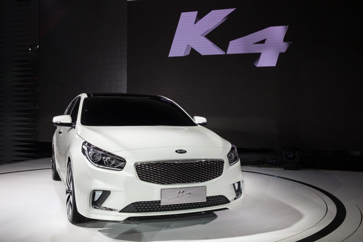 KIA เปิดตัวรถรุ่นใหม่ K4 ขนาดกลางในประเทศจีนพร้อมผลิตภายในปีนี้ รถ