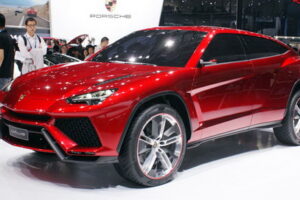 Lamborghini Urus SUV สตาร์ทการผลิตแล้วในประเทศสโลวะเกีย