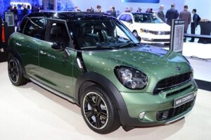 เผยภาพ 2015 MINI Countryman ล่าสุดแบบ HD อย่างแจ่ม