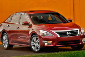 Nissan ประกาศเปิดตัว 2015 Model Altima ในราคาเริ่มต้น $22,300