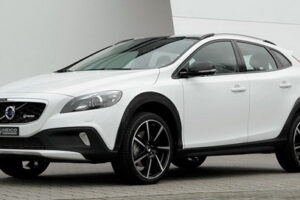 ค่ายแต่งรถ "Heico Sportiv" พร้อมเปิดตัวชุดแต่ง Volvo V40 Cross แบบ XC40