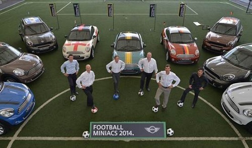 มินิ ประเทศไทย ส่งมอบรถยนต์มินิสุดพิเศษ ลวดลายธงชาติทีมเด่น แด่เอกอัครราชทูต