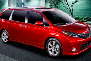 Toyota เผยภาพ "2015 Sienna" ผ่านทางสื่อออนไลน์แล้ว