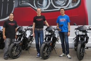 BMW THAILAND เริ่มต้นส่งมอบมอเตอร์ไซค์ BMW F800R สัญชาติไทยให้แก่ลูกค้ากลุ่มแรก