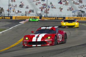รถแข่ง Dodge Viper GTS-R พร้อมทำสีแดง-ขาวสุดคลาสสิกอีกครั้ง