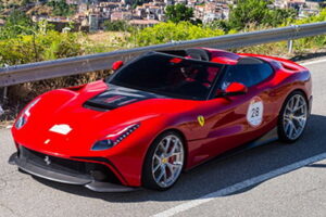 เปิดตัวภาพชุดแต่งสปอร์ตสุดแรงแบบ "Ferrari F12 TRS"