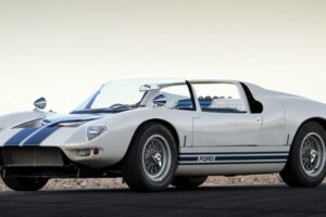 เปิดตัวรถแบบ "Ford GT40" รถสปอร์ตคลาสสิกต้นแบบตั้งแต่ปี 1965