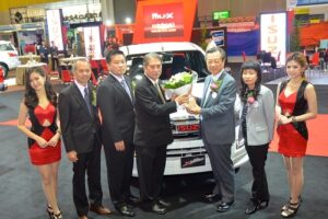 อีซูซุ ส่ง ISUZU MU-X และ ISUZU D-MAX Super Daylight ร่วมโชว์ในงาน FAST Auto Show Thailand 2014