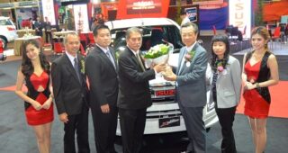 อีซูซุ ส่ง ISUZU MU-X และ ISUZU D-MAX Super Daylight ร่วมโชว์ในงาน FAST Auto Show Thailand 2014