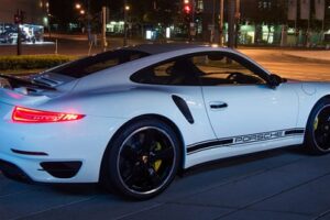 ทีมงานแต่ง Porsche นำเสนอ "Exclusive 911 Turbo S GB Edition" สำหรับสาวกใน UK โดยเฉพาะ