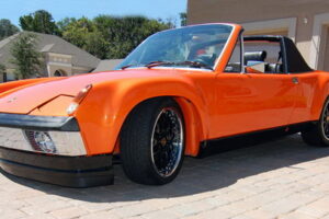 Porsche 914 รุ่นเก่าสีส้มสดใสถูกออกขายแล้วในขนาดเครื่องยนต์ 3.2 ลิตร