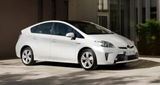 รถแบบไฮเทคอย่าง "Toyota Prius" คอนเฟิร์มแล้วเปิดตัวพร้อมแบตเตอรี่ใหม่แน่นอน