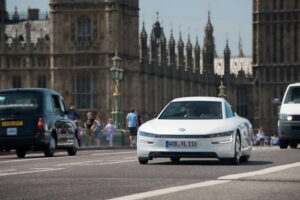เปิดตัวรถพลังงานไฟฟ้า "VW XL1" เริ่มต้น 123,500 ปอนด์ใน U.K.