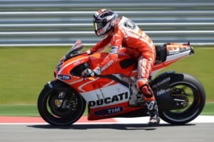 4 สูบรุ่นเดียวของค่ายอิตาลี Ducati Desmosedici GP 14