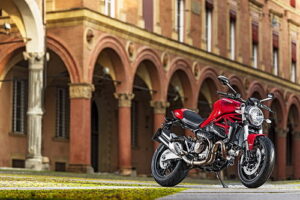 2015 Ducati Monster 821 สัตว์ประหลาดสายพันธ์ุใหม่