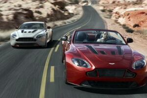 เปิดตัวรถแบบ "Aston Martin V12 Roadster" ในงานที่ Pebble Beach