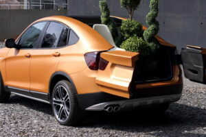 นักเรียนออกแบบมหาลัยดังทำรถเลียนแบบเจ้า "BMW X4" พร้อมที่เก็บของเปิดได้
