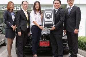 อมร เพรสทีจ ฉลองการส่งมอบ BMW SERIES 5 รุ่นใหม่ จำนวน 10 คัน ให้แก่ โอเรียนเต็ลทรานซ์ แอนด์ คาร์เซอร์วิส