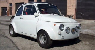 รถแบบ "1970 Fiat 500 Abarth" รุ่นแต่งพิเศษถูกนำขายผ่านทาง eBay