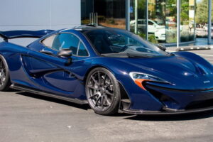 ส่งมอบ McLaren P1 ในสีแบบ Custom Blue ที่โชว์รูมเมือง San Francisco