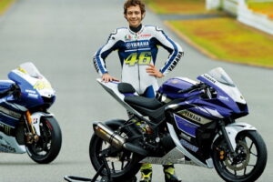 ถ่ายทอด DNA จากอดีตเเชมป์ Yamaha R25