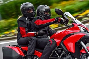 Ducati Multistrada 1200 S Touring D-air Red Runner รถที่พร้อมเดินทางไปกับคุณ