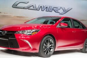 เปิดตัว "2015 Toyota Camry" ในสหรัฐอเมริกาแล้วเริ่มต้นที่ $ 22,970