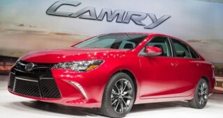 เปิดตัว "2015 Toyota Camry" ในสหรัฐอเมริกาแล้วเริ่มต้นที่ $ 22,970