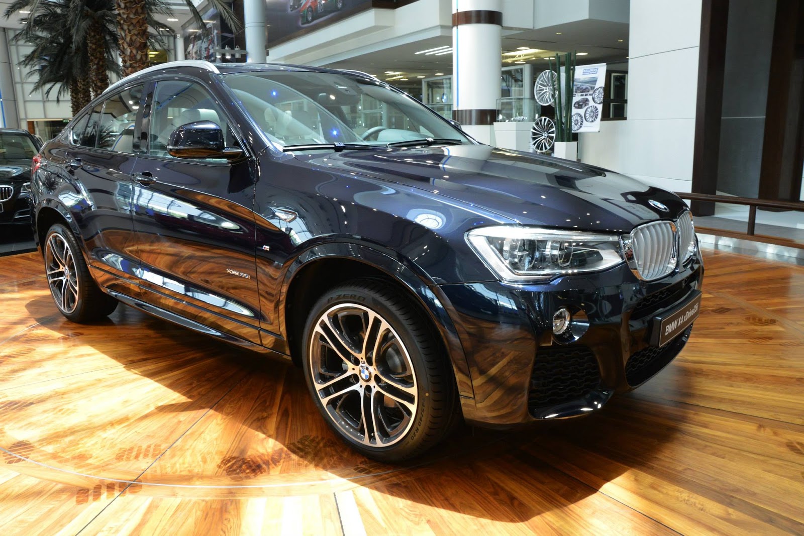 แ บ บ Carbon Fiber. เ ป ด ต ว ช ด แ ต ง. BMW X4 M Sports. 