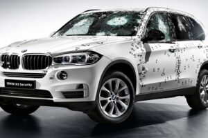 BMW เปิดตัวรถแบบ X5 ความปลอดภัยสูงในงานที่ Moscow