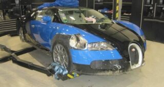 เปิดประมูล Bugatti Veyron ราคาถูกสุดในโลกแต่สภาพพังยับเยิน