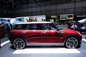 MINI Clubman โฉมใหม่แบบ 6 ประตูเตรียมเปิดตัวในงานที่ Geneva