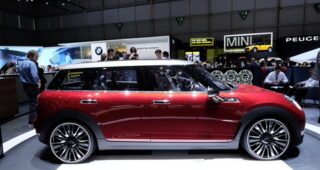 MINI Clubman โฉมใหม่แบบ 6 ประตูเตรียมเปิดตัวในงานที่ Geneva