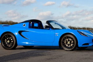 Lotus ประกาศปลดพนักงานอีกระลอกหลังสภาพการเงินไม่ดีขึ้น