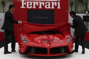 เปิดราคาขายรถแบบ Ferrari LaFerrari ที่ราคา 1 ล้านปอนด์