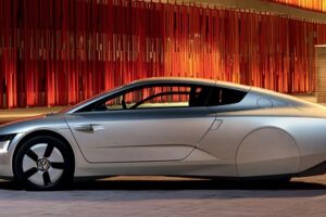 VW เปิดตัวรถแบบ XL1 Hypermiler แบบ 4 ประตูสุดสปอร์ต