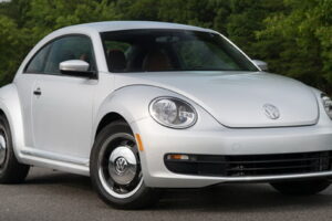 VW เปิดตัวราคาขายของ 2015 Beetle Classic Edition ในราคาเริ่มต้นที่ $ 20,195