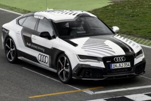 Audi เปิดทดสอบโหมดไร้คนขับ "RS7 Piloted"