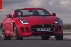 ทดสอบเปรียบเทียบรถ Jaguar F-Type V6 S กับ Triumph Street Triple R