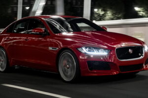 Jaguar XE เปิดตัวแน่นอนแล้วในงาน Paris Auto Show พร้อมเครื่องยนต์หลายรุ่น