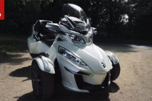สื่อชื่อดังพารีวิว "BRP Can-Am Spyder" รถ 3 ล้อสุดโหดทรงพลัง