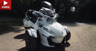 สื่อชื่อดังพารีวิว "BRP Can-Am Spyder" รถ 3 ล้อสุดโหดทรงพลัง