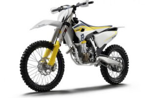 Husqvarna fc 450 รถที่มีวิชาตัวเบา