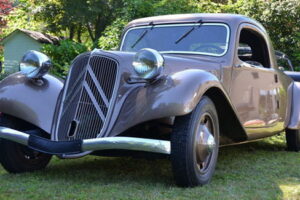 ประกาศขายรถคลาสสิกแบบ "Citroen Traction Avant" ที่ราคา $ 250,000