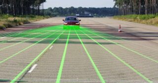 FORD เผยเทคโนโลยีใหม่ช่วยลดอุบัติเหตุ ‘ระบบป้องกันการชนพร้อมสัญญาณตรวจจับคนเดินถนน’